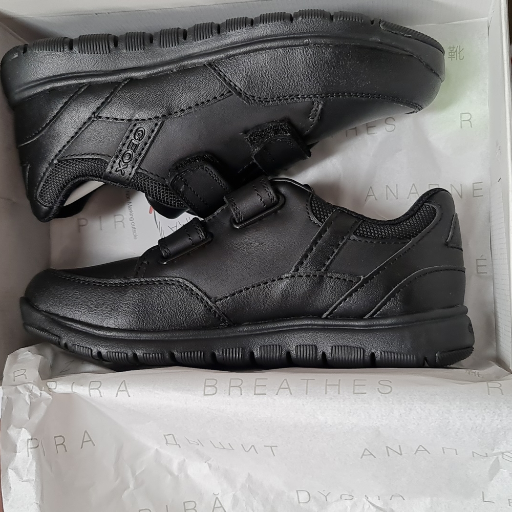 🎁 Geox Xunday Uniform Kids Leather Shoe - Picture 2 of 3